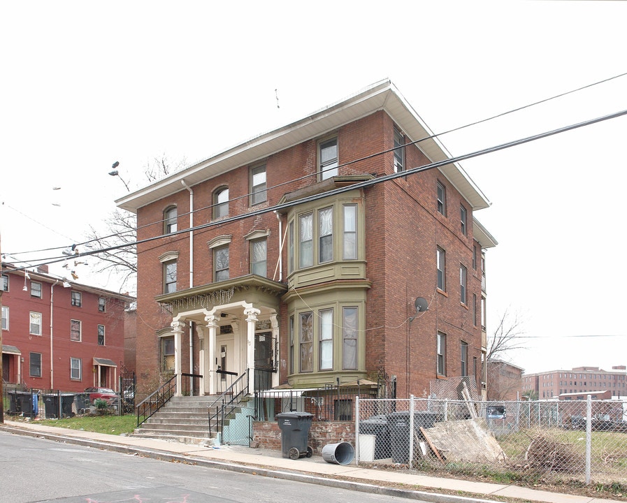 11-13 Liberty St in Hartford, CT - Building Photo