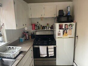 2016 Commonwealth Ave in Boston, MA - Building Photo - Building Photo