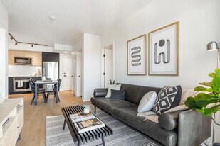 1649 E Broadway in Vancouver, BC - Building Photo