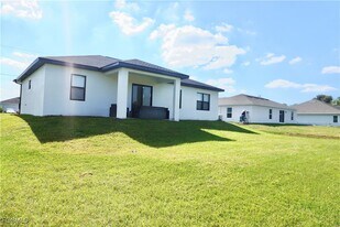 2608 25th St W in Lehigh Acres, FL - Building Photo