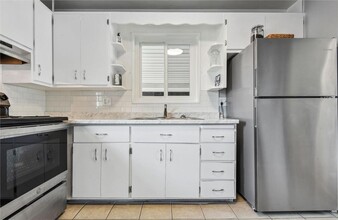 7056 Alan Dr in Denver, CO - Building Photo - Building Photo