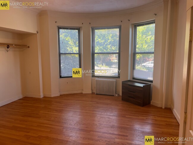 591 Beacon St, Unit #1 in Boston, MA - Building Photo - Building Photo