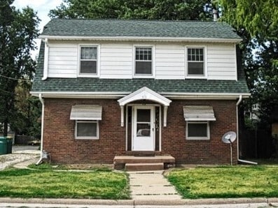 910 W Calhoun St in Macomb, IL - Building Photo - Building Photo