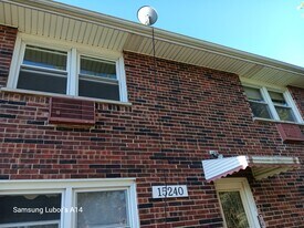 15240 El Cameno Ter, Unit 2E in Orland Park, IL - Building Photo