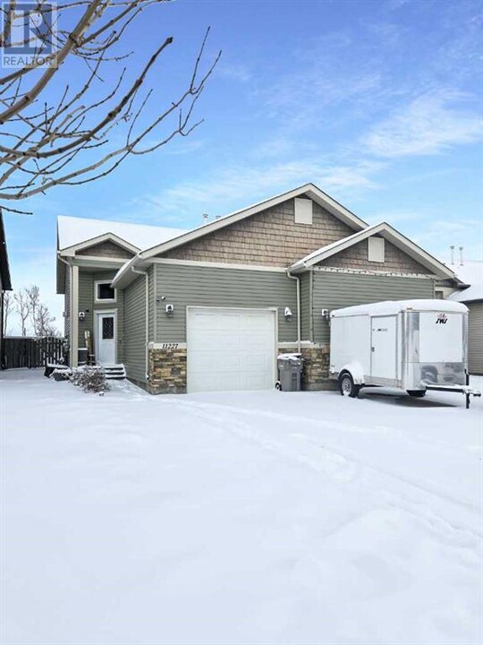 11227-11269 69 Ave in Grande Prairie, AB - Building Photo