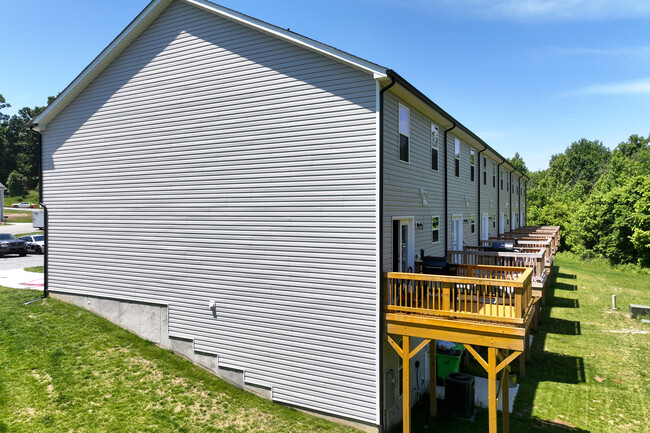 Beaumont At Fernhill in Clemmons, NC - Building Photo - Building Photo