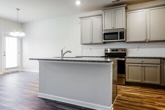 2851 Saratoga Lake View in Decatur, GA - Building Photo - Building Photo