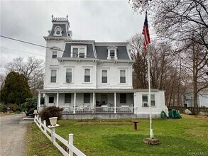 1860 E Main St in Mohegan Lake, NY - Building Photo - Building Photo