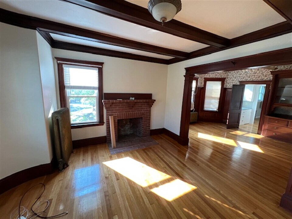 76 Powder House Blvd, Unit 1 in Somerville, MA - Building Photo