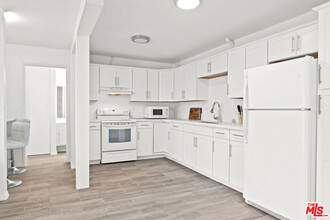 550 W Regent St in Inglewood, CA - Building Photo - Building Photo