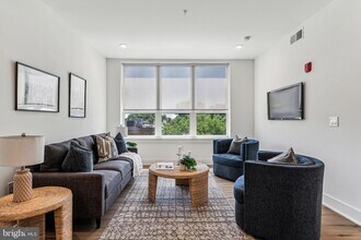 139 W Chelten Ave, Unit 502 in Philadelphia, PA - Building Photo - Building Photo