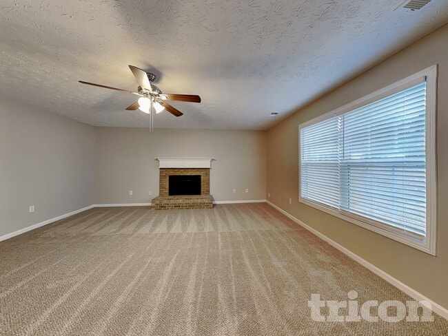 1230 Webb Farm Ln in Loganville, GA - Foto de edificio - Building Photo