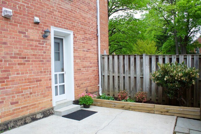 6709 Fairfax Rd in Bethesda, MD - Building Photo - Building Photo
