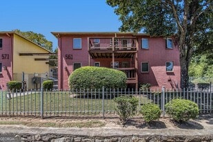 561 Formwalt St SW in Atlanta, GA - Building Photo