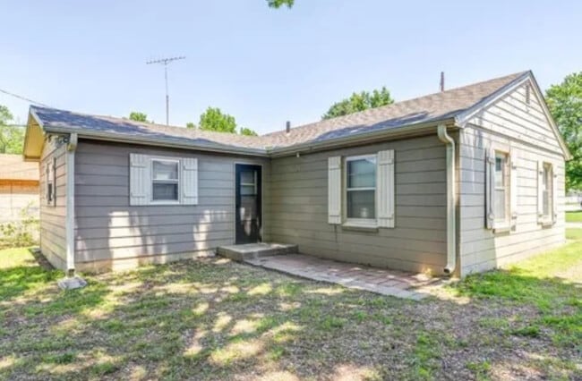 852 Sherman St in Salina, KS - Building Photo - Building Photo