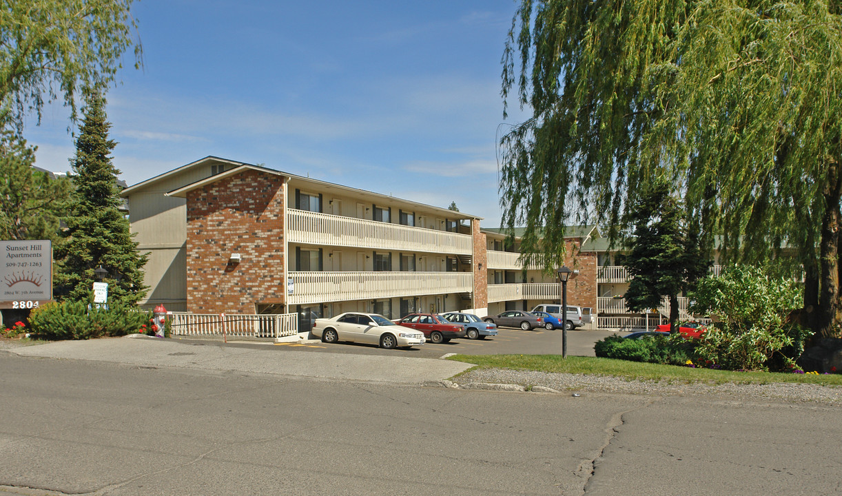 Sunset Hill in Spokane, WA - Foto de edificio