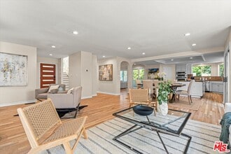 1323 17th St in Manhattan Beach, CA - Building Photo - Building Photo