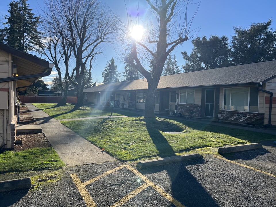 Kingston Gardens in Portland, OR - Foto de edificio