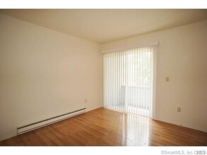 37 Ferris Ave in Norwalk, CT - Building Photo - Building Photo