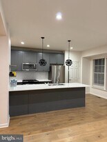 2605 Logan Wood Dr in Herndon, VA - Building Photo