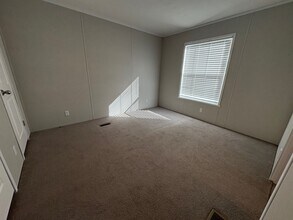 2397 8 Mile Rd in Kawkawlin, MI - Building Photo - Building Photo