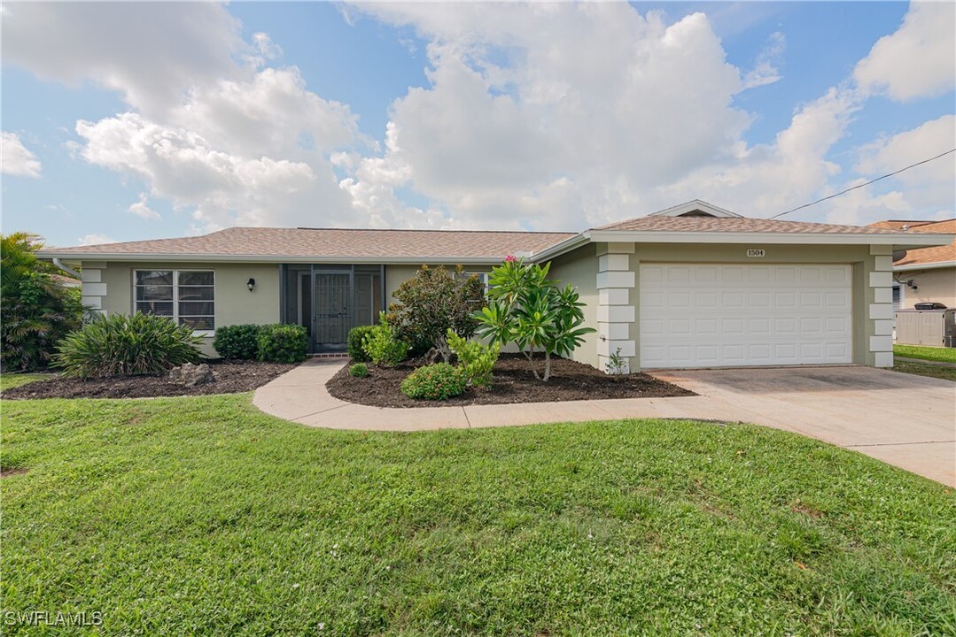 1504 SE 17th St in Cape Coral, FL - Building Photo
