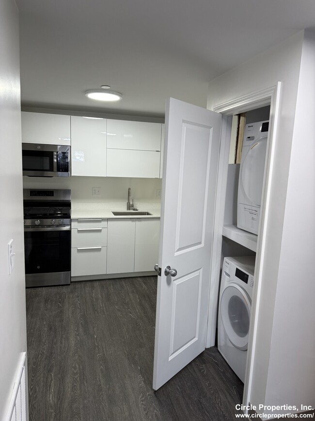 22 Darling St, Unit 1 in Boston, MA - Building Photo - Building Photo