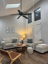 7525 Holly Hill Dr in Dallas, TX - Building Photo - Building Photo