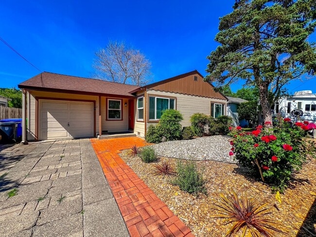 49 Archer Ave in Napa, CA - Building Photo - Building Photo