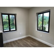 1136 SW 12th Ct in Miami, FL - Foto de edificio - Building Photo