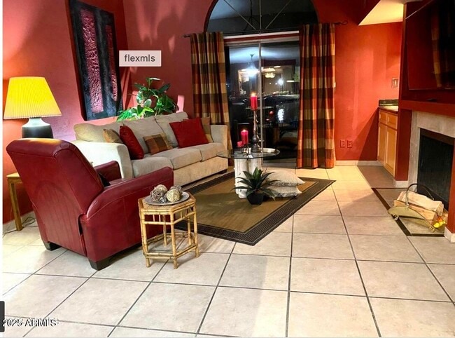 property at 2644 W Desert Cove Ave