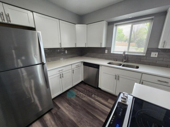 12421 E Riverside Ave in Spokane Valley, WA - Building Photo - Building Photo