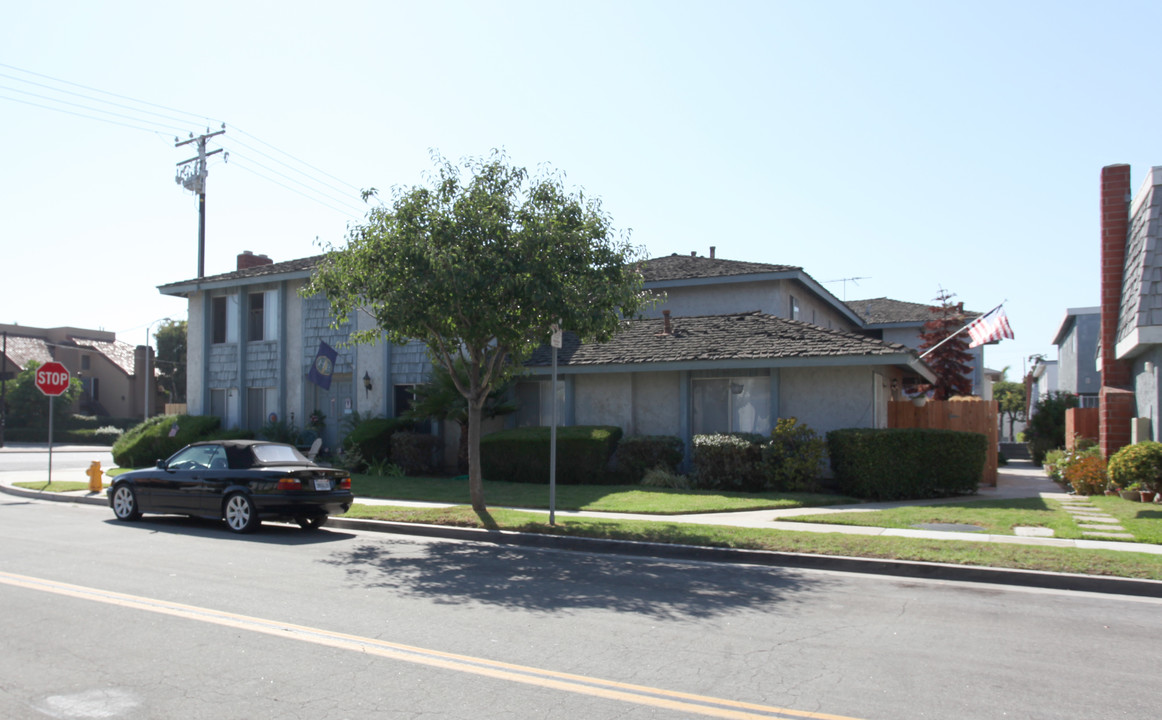 Huntington Beach Apartments in Huntington Beach, CA - Building Photo