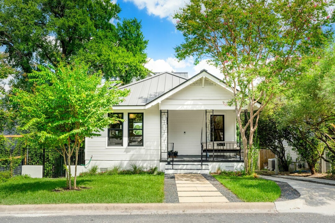 717 Meriden Ln in Austin, TX - Building Photo