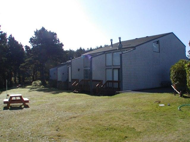 Kelok Townhomes in Lincoln City, OR - Building Photo - Building Photo