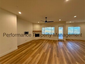 15828 Waterford St in Bakersfield, CA - Building Photo - Building Photo