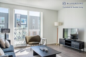 2401 S Jackson St in Seattle, WA - Foto de edificio - Building Photo