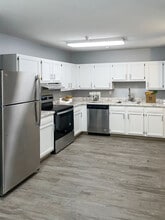 High Pointe Senior Apartments 55+ in Newburgh, NY - Foto de edificio - Building Photo