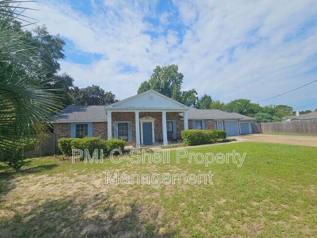 4625 Tree Line Dr in Pensacola, FL - Building Photo - Building Photo