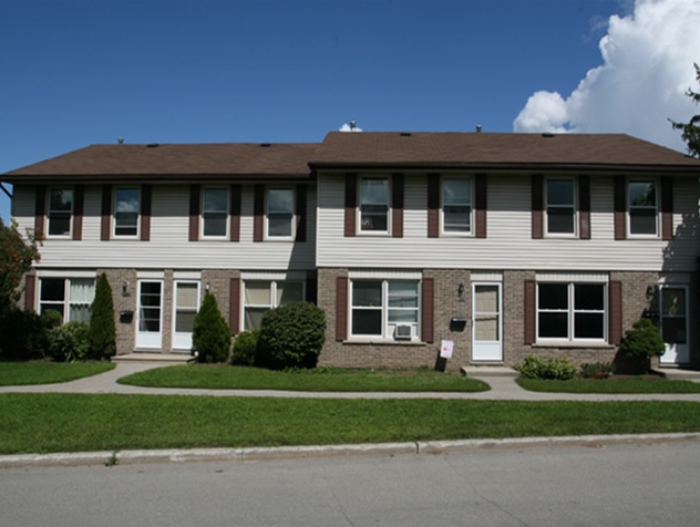 Priory Park in Guelph, ON - Building Photo