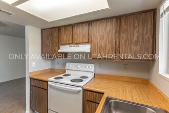 2377 E 6895 S in Salt Lake City, UT - Building Photo - Building Photo