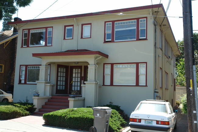 6027 Harwood Ave in Oakland, CA - Building Photo - Building Photo