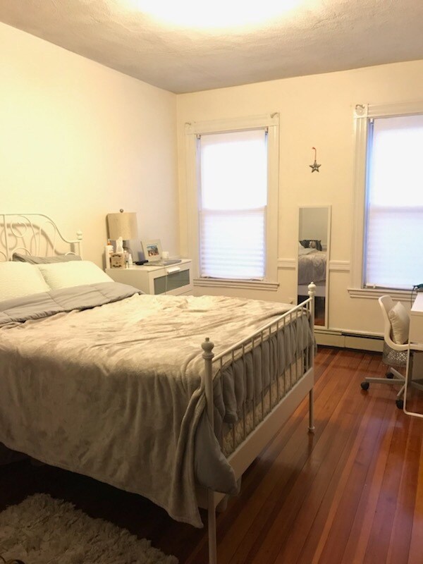 77 Walnut St, Unit #1 in Brookline, MA - Foto de edificio - Building Photo
