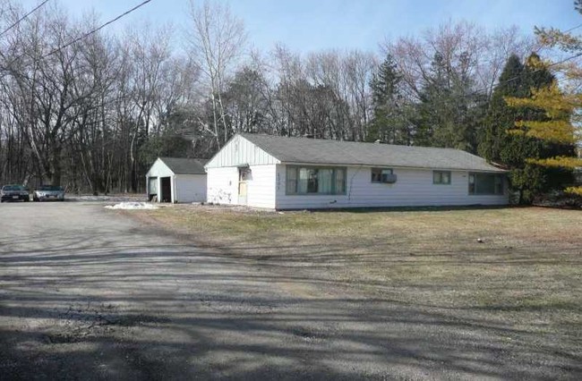 2001-2007 MacArthur Rd in Waukesha, WI - Foto de edificio - Building Photo