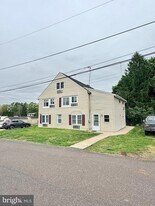 735 Fisher Ave in Pottstown, PA - Building Photo