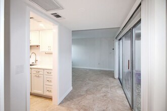 633 Alhambra Rd in Venice, FL - Building Photo - Building Photo