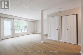 560 Waverly St N in Oshawa, ON - Building Photo - Building Photo