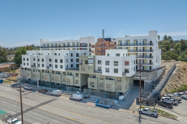 Woodlake Apartments