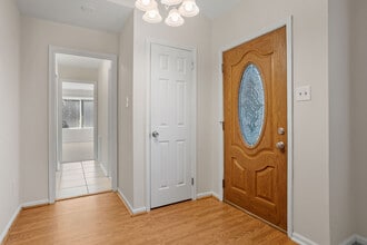 101 Stoneham Dr in Glassboro, NJ - Building Photo - Building Photo