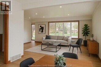 2497 Dandurand Ave in Windsor, ON - Building Photo - Building Photo